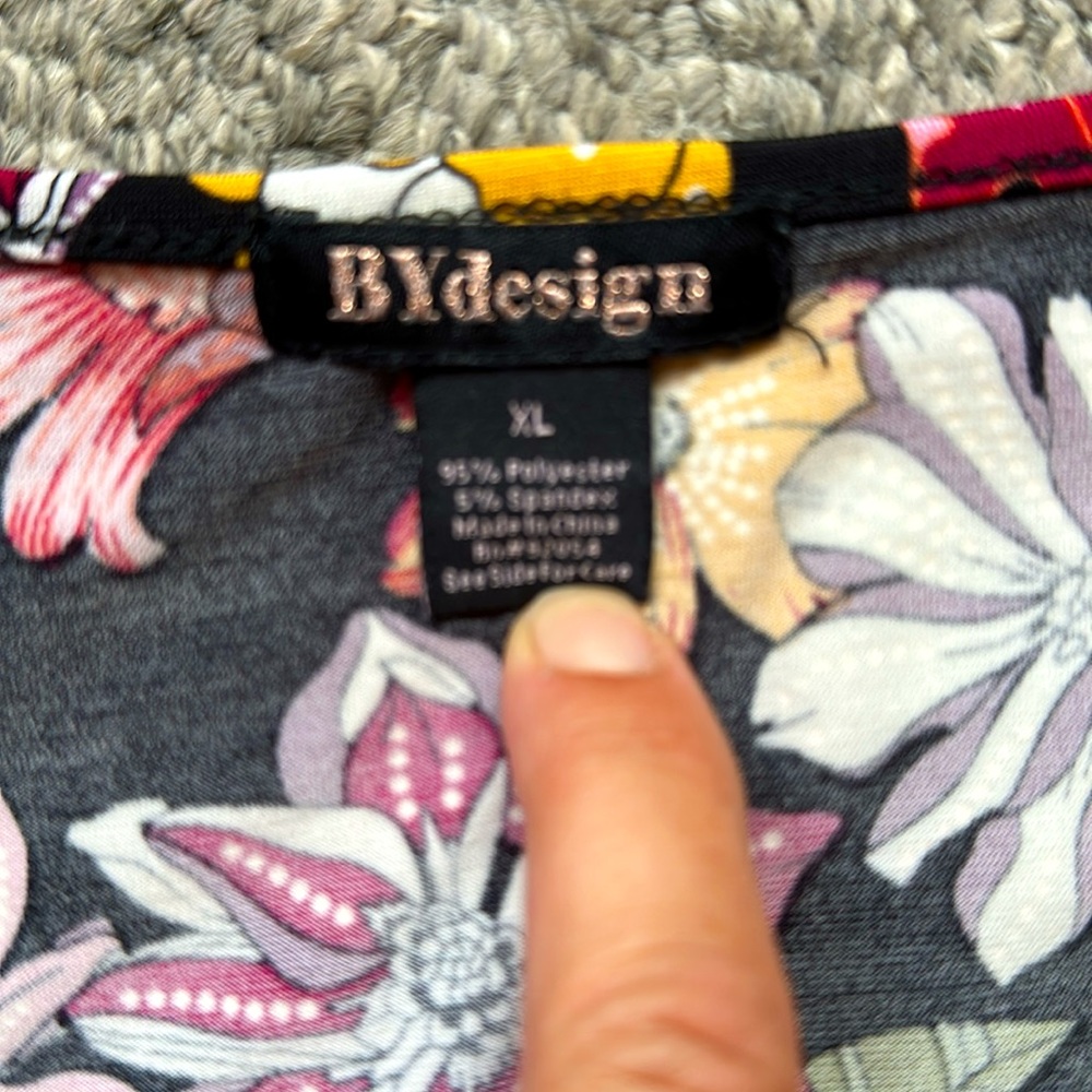 BY Design Floral Tank Top - Picture 3 of 3
